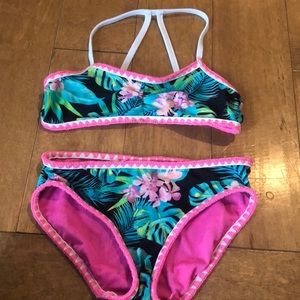 Bikini top and matching bottoms.